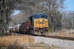 CSX 5257 servicing a local customer